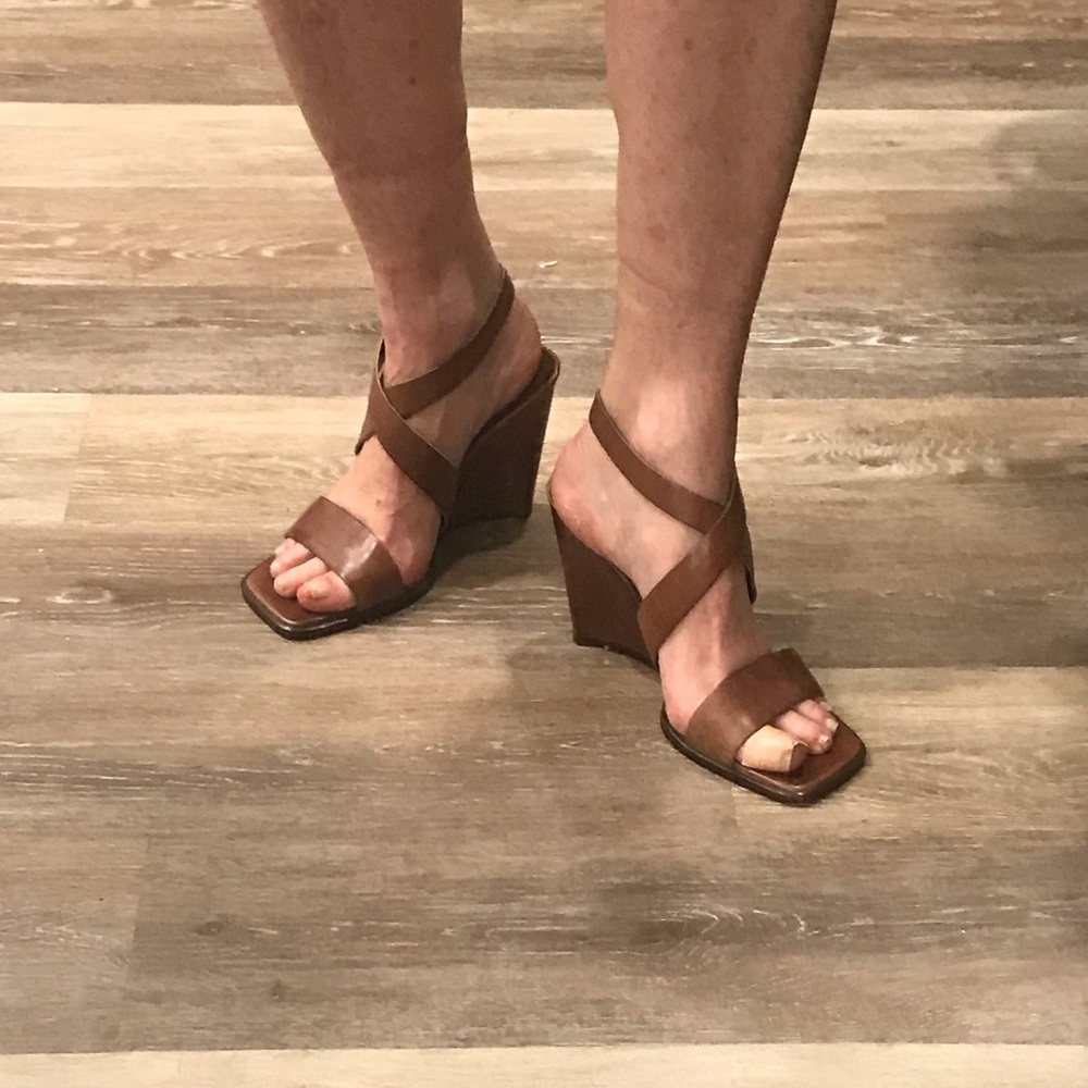Vintage Kenneth Cole Reaction Genuine Brown Leather Platform Sandals
